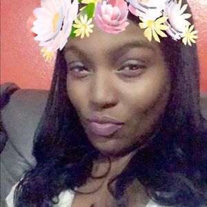 Meet your Posher, Desiree